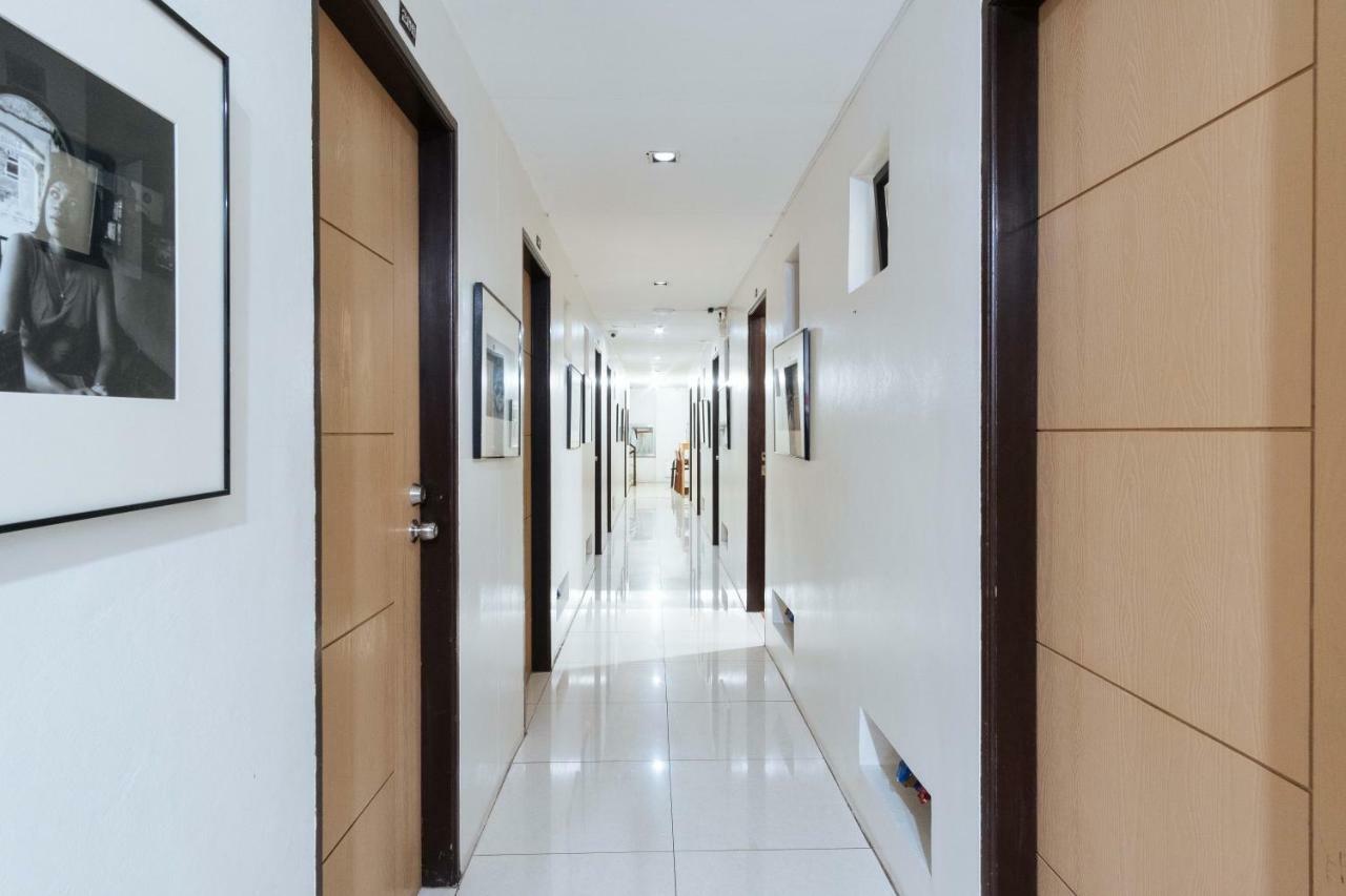 Reddoorz Near Robinsons Place Manila Exterior photo