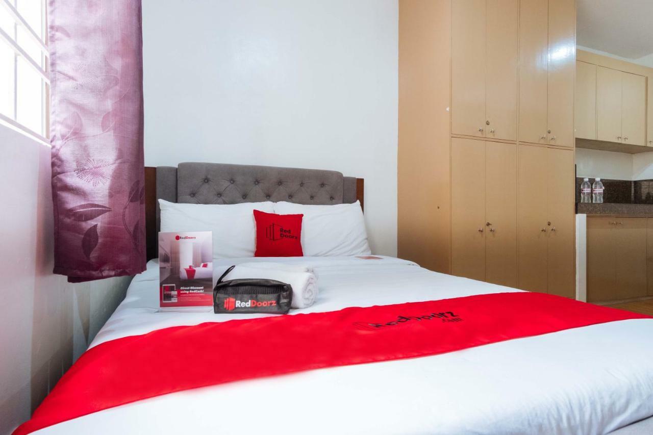 Reddoorz Near Robinsons Place Manila Exterior photo