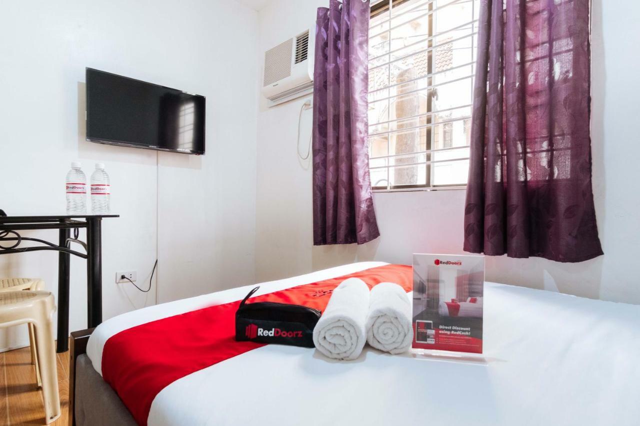 Reddoorz Near Robinsons Place Manila Exterior photo
