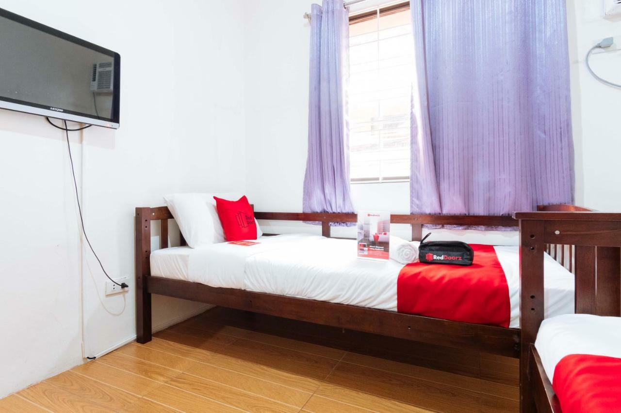 Reddoorz Near Robinsons Place Manila Exterior photo